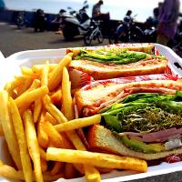 pacific drive-inでBLTサンドイッチ