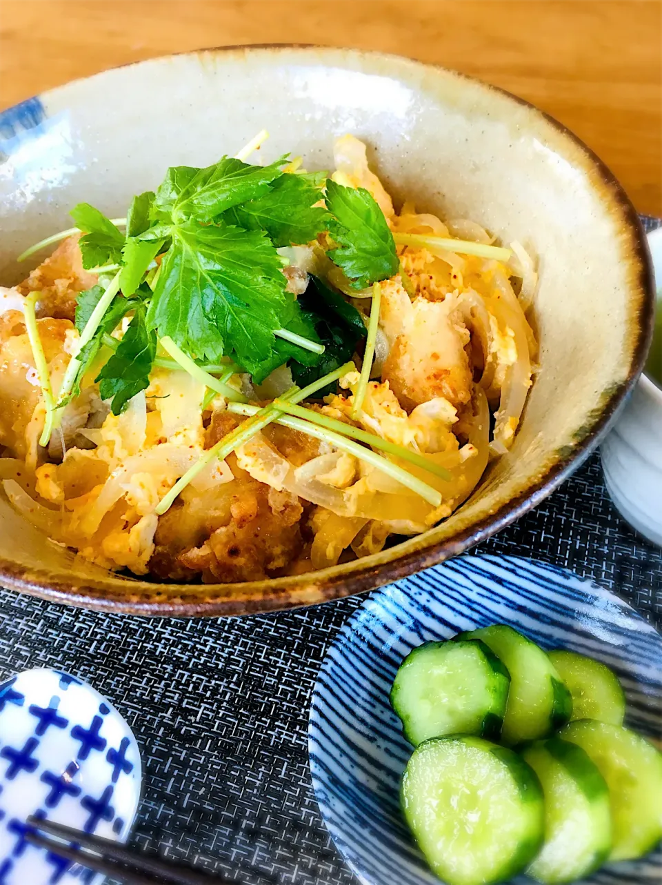 今日のお家で一人ランチは                            昨夜の唐揚げをリメイク！唐揚げ親子丼✨    唐揚げ好きさん、いらっしゃ〜い😊|ミッチ☆ママさん