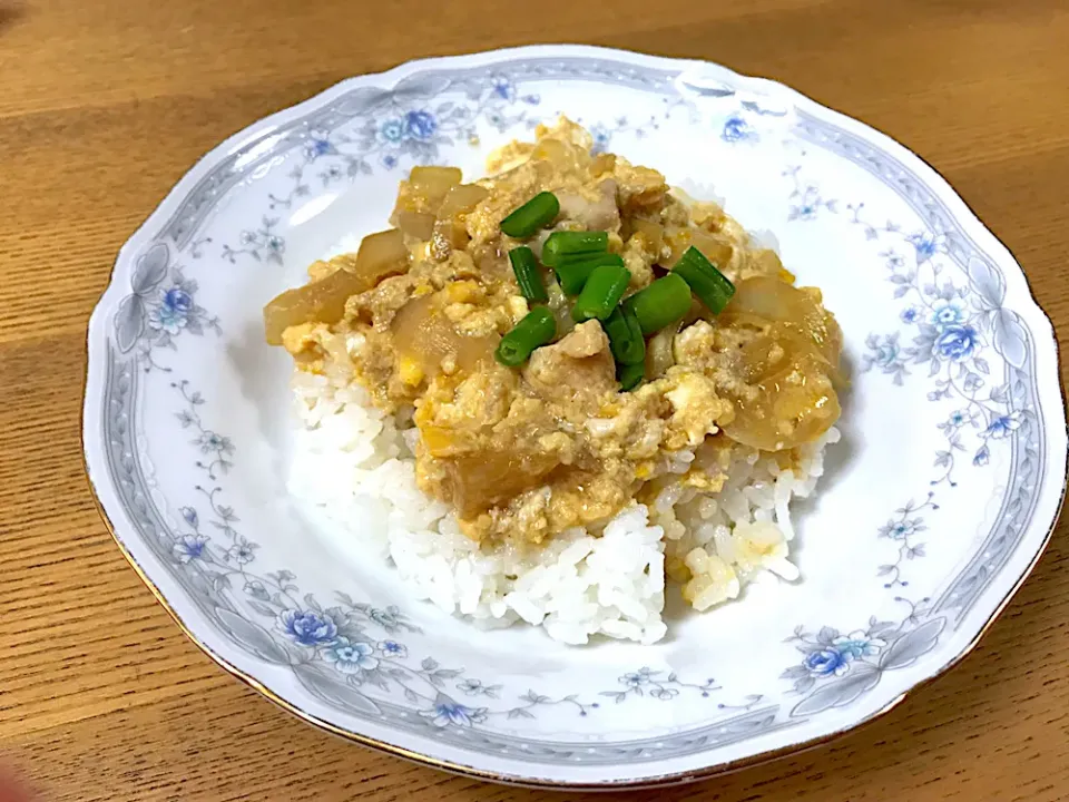 Snapdishの料理写真:卵トロトロ🥚親子丼🐣ハチミツ入り🍯|えいぽんさん