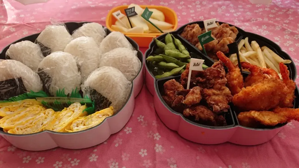 Snapdishの料理写真:秋のおでかけ弁当～マスタード風味の鶏からあげ|ちいさなしあわせキッチンさん