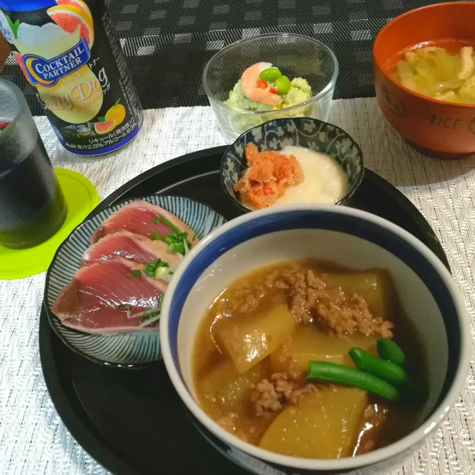 前菜四種
大根のそぼろ煮
鰹のたたき
明太とろろ
アボカドサラダ|hiroyoさん