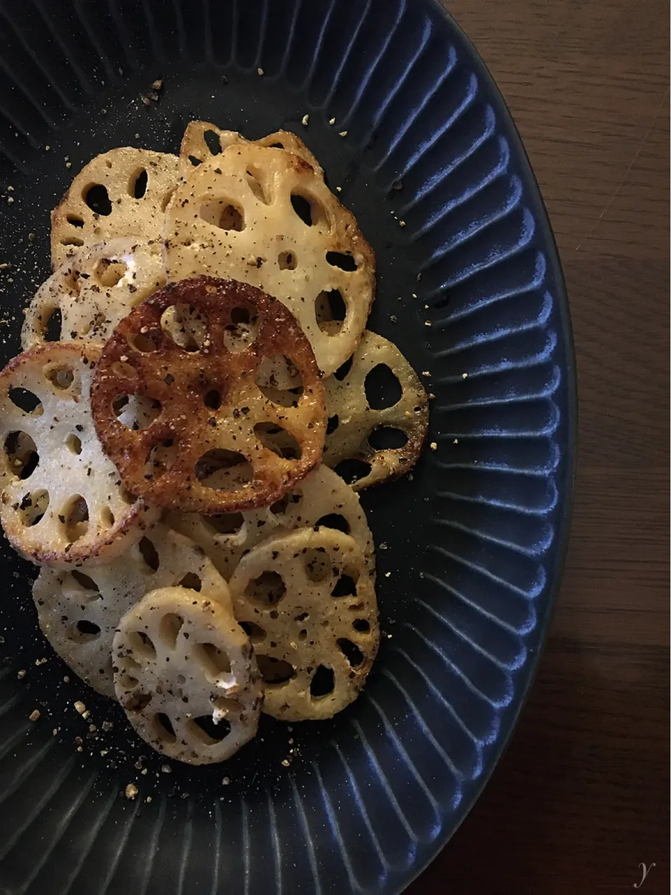 あいさんの料理 れんこんのオリーブオイル焼きクリームチーズからめ|yucca@さん