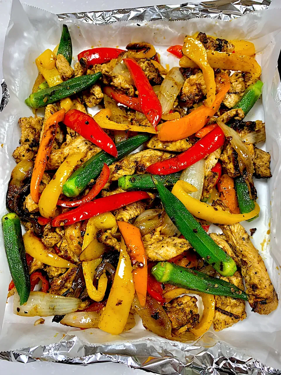 Snapdishの料理写真:Sheet Pan Chicken Fajitas|gonbenさん