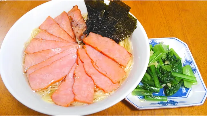 １０月２０日　ラーメン　小松菜のにんにく炒め|いもこ。さん