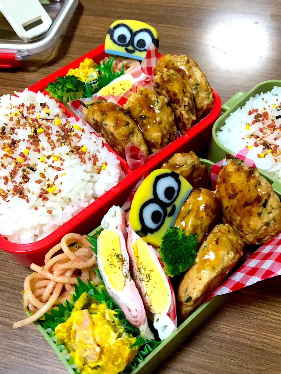 Snapdishの料理写真:兄弟弁当♡蓮根大葉の鶏バーグ|utaさん