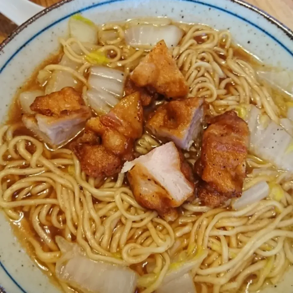 Snapdishの料理写真:お昼はラ王醤油味🍜|しまだ ちえこさん