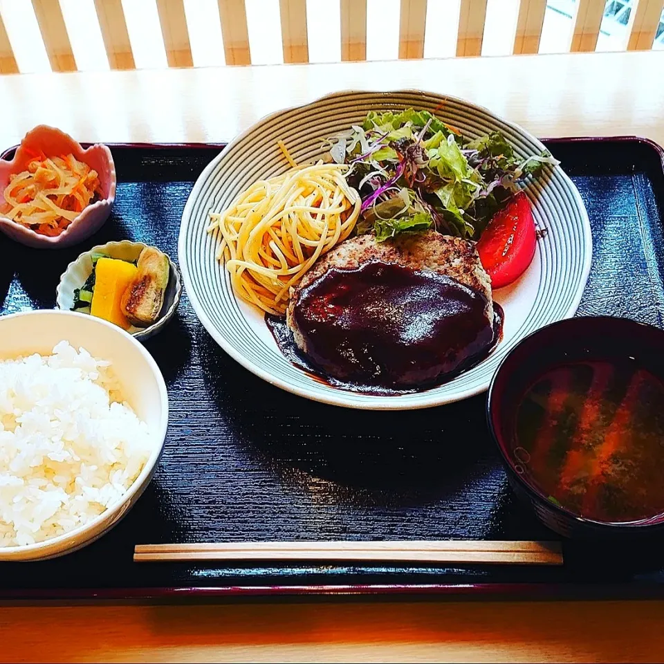 ハンバーグ定食|チヌさん