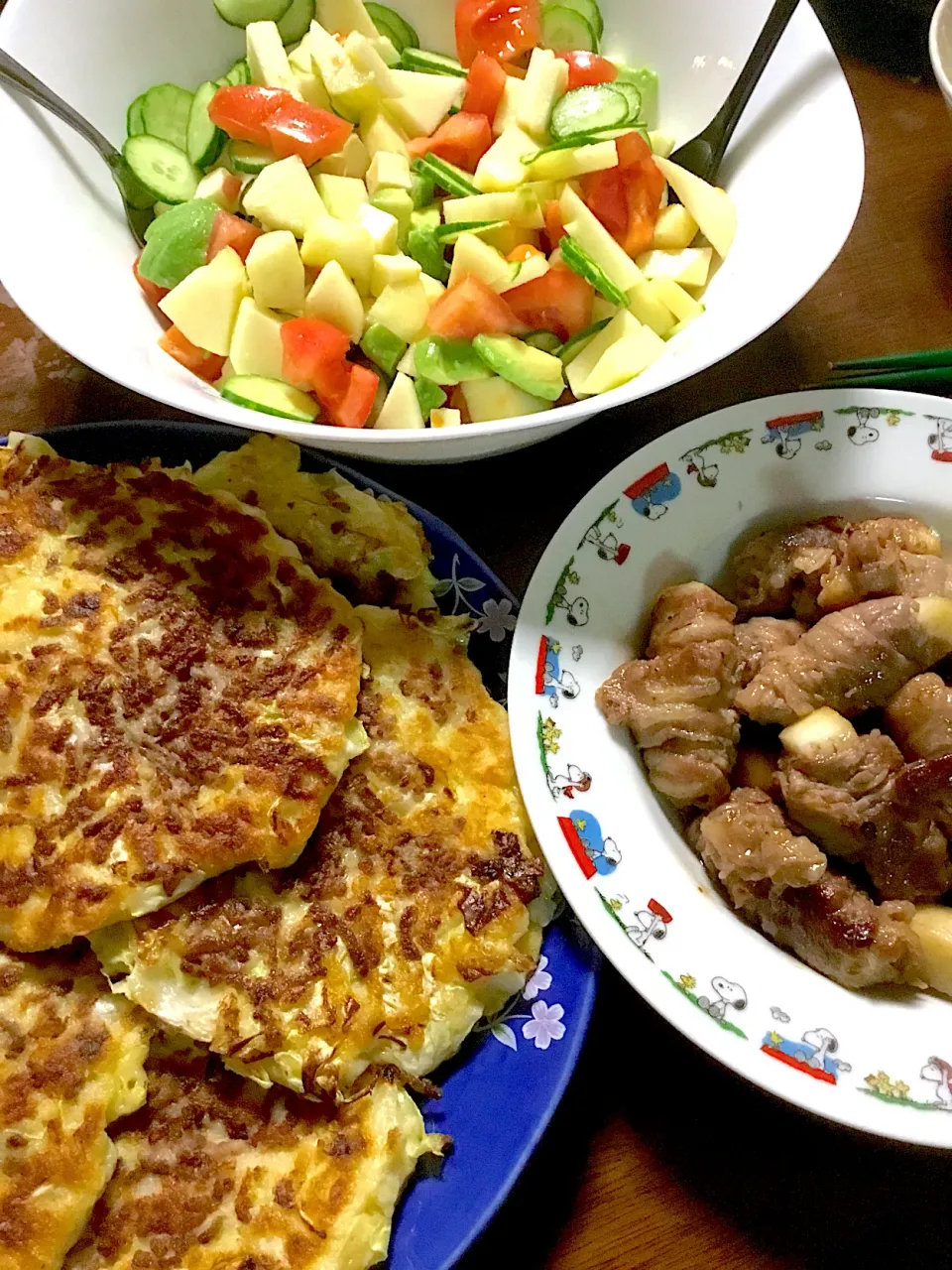 府中焼き風お好み焼き   長芋の牛肉巻き焼き     アボカド🥑チーズ🧀サラダ|掛谷節子さん