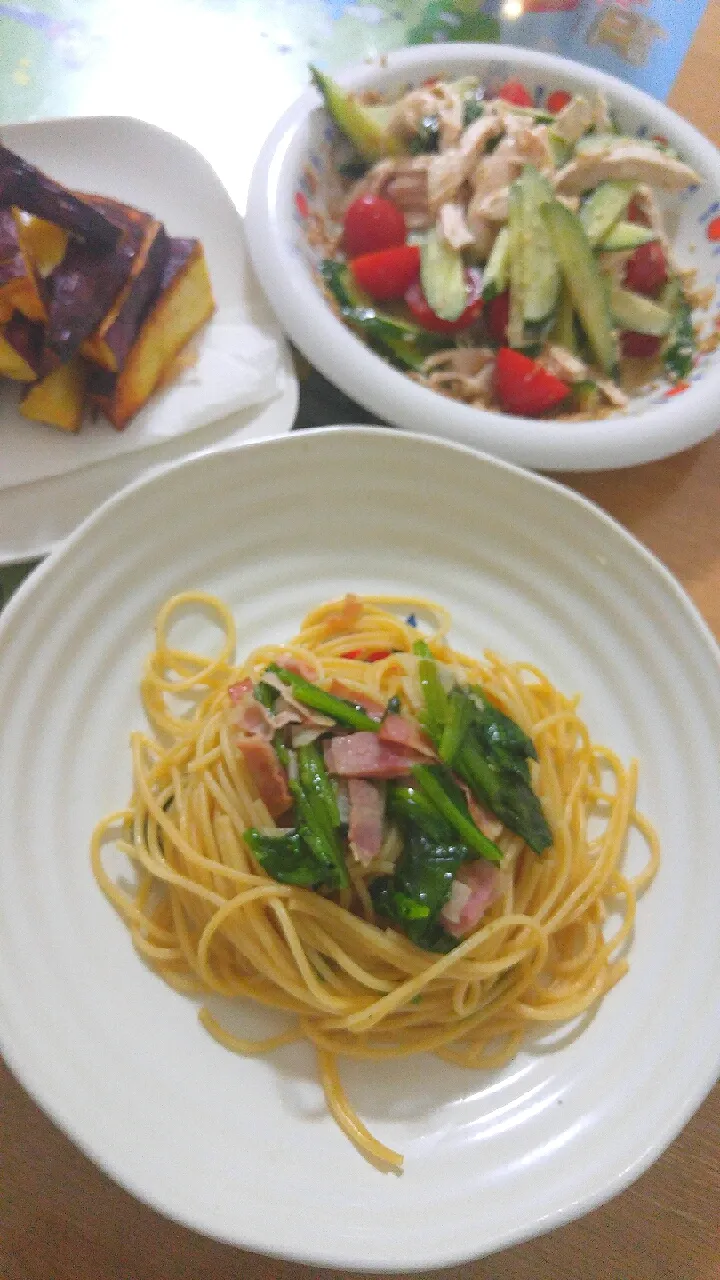 ☆我が家の夕飯☆棒々鶏＊ポパイパスタ＊息子の芋掘りの芋でフライにしました。|ｼｮｺﾗさん