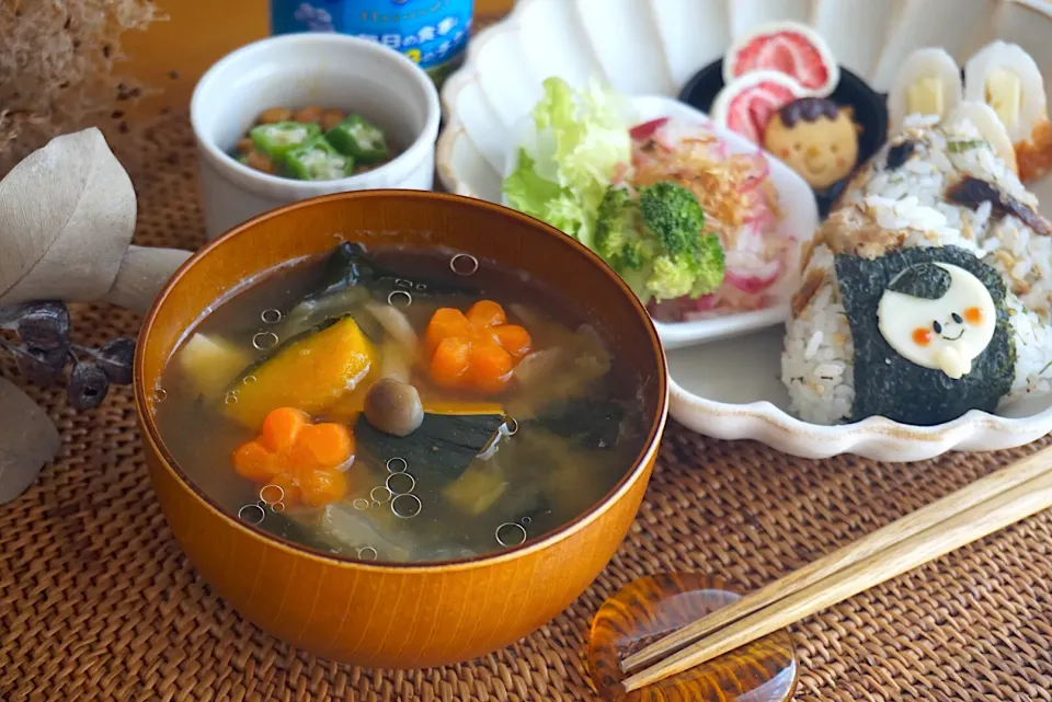 秋の味覚を味わう かけるオイル味噌汁|az.さん