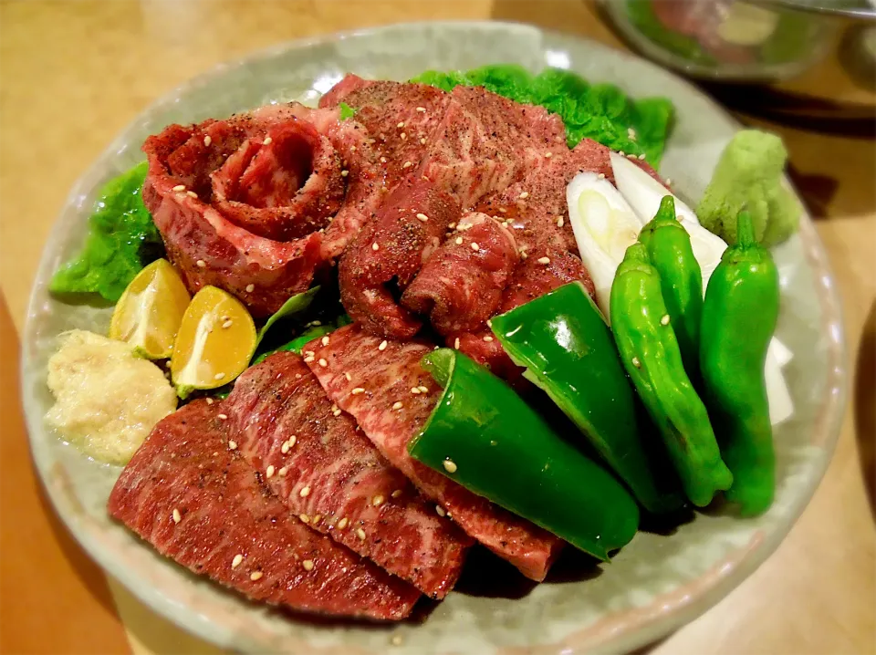 Snapdishの料理写真:わさび醤油で頂く飛騨牛中心のお肉たち|Takeshi  Nagakiさん