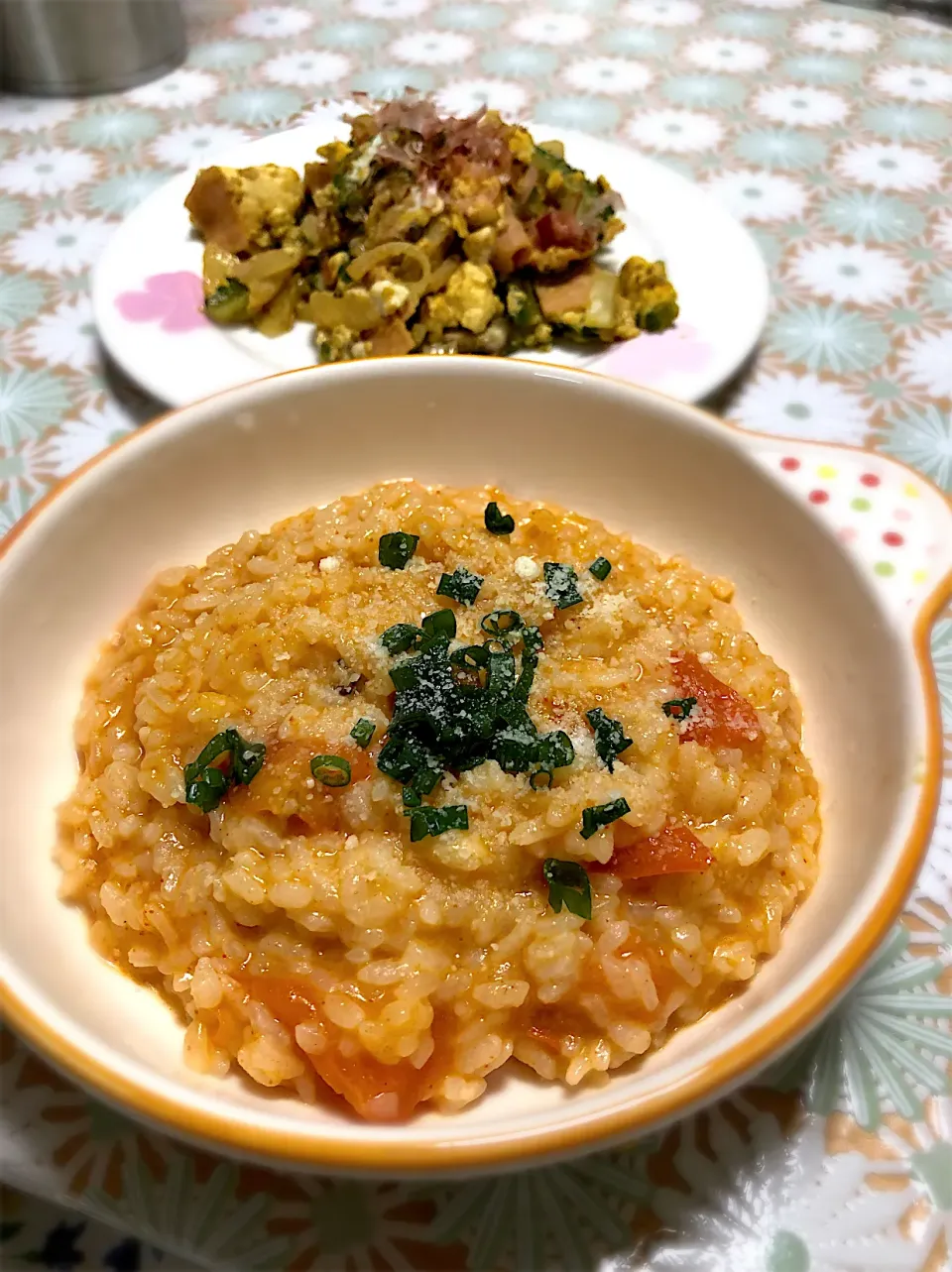 Snapdishの料理写真:キムチ鍋の残りでトマトチーズリゾット🍅、カレーゴーヤチャンプルー|FKTMPさん