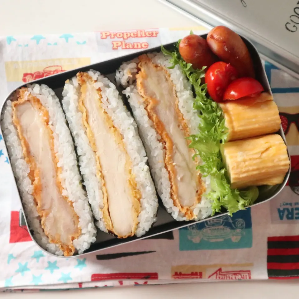 中学生男子テニス大会弁当🎾Lチキでずぼらおにぎらず😁🍙|なかじー。さん