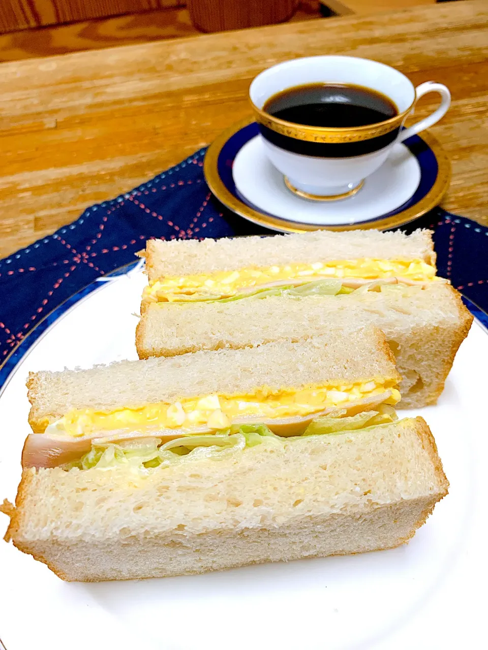 Snapdishの料理写真:たまごサンド🥪の朝ごはん🍴|❁︎na--na❁︎Nさん