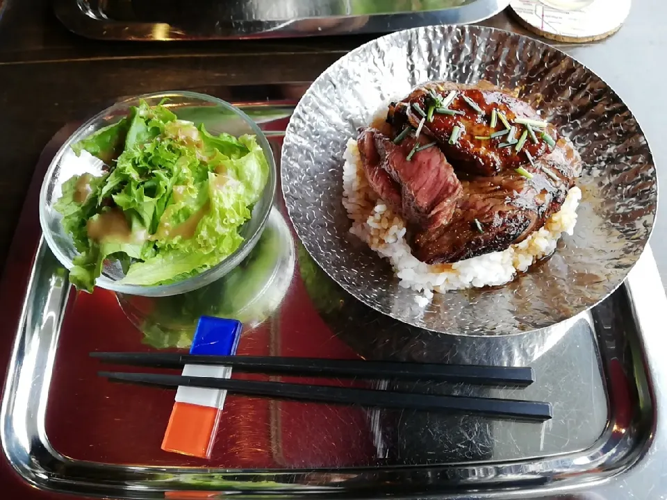 Snapdishの料理写真:フォアグラステーキ丼|ZARさん