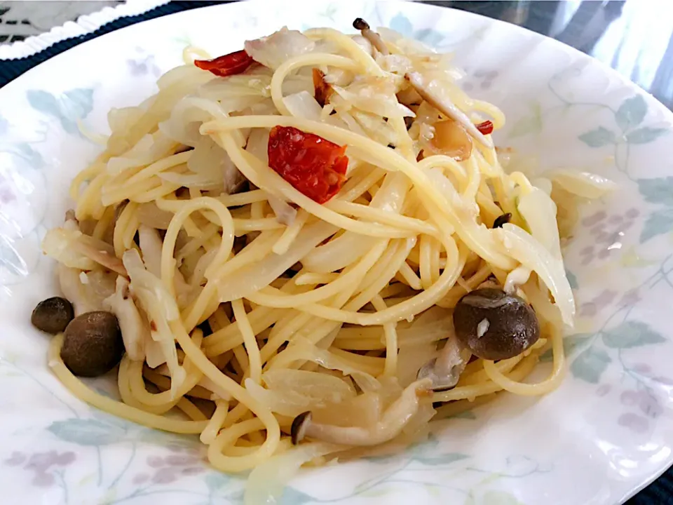 キノコのパスタ🍝🍄😋|アライさんさん