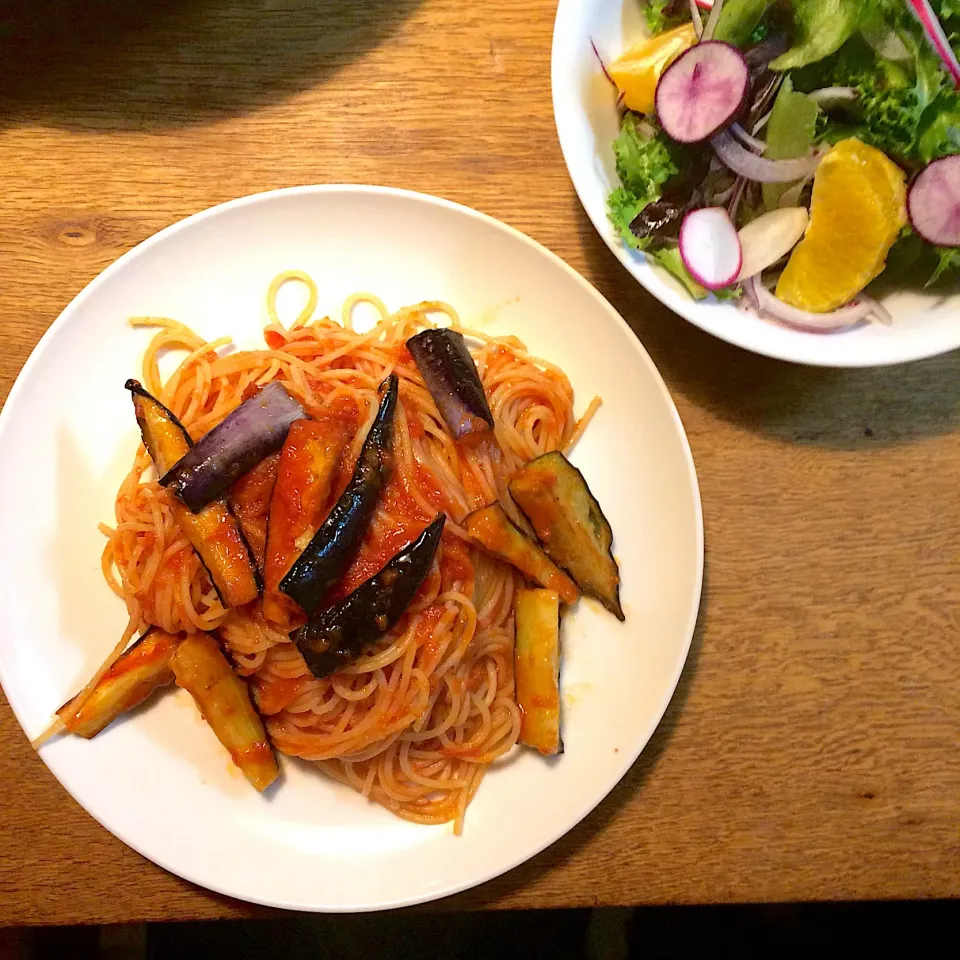 Snapdishの料理写真:#vegan 
ナスのトマトソースパスタ|makiko_aさん