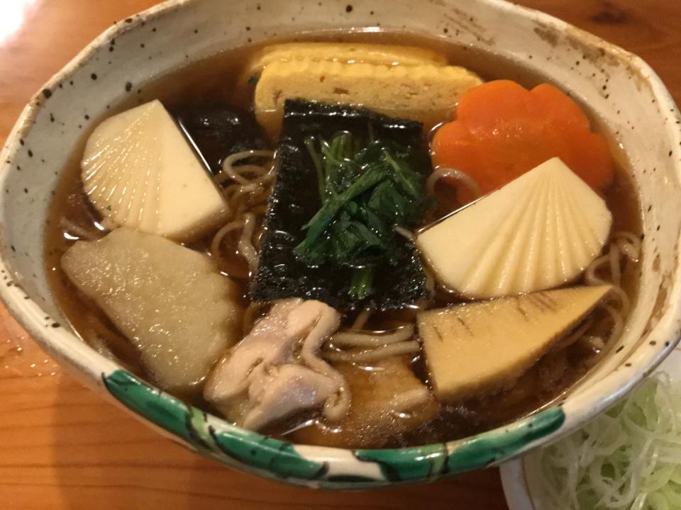 おかめそば（大盛り）