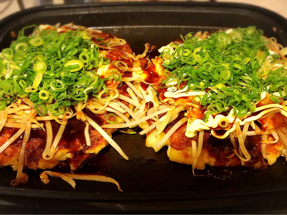 お好み焼き〜モヤシとネギと目玉焼きのせ😁😁|いっちさん