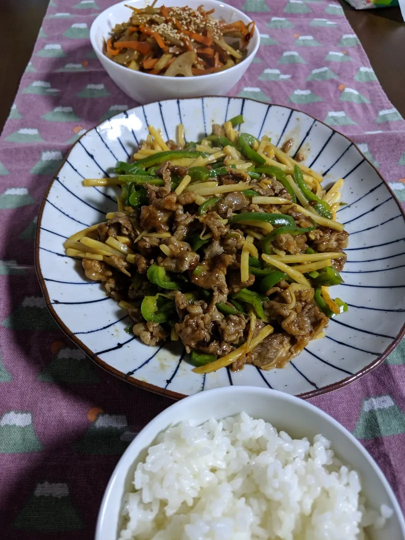 Snapdishの料理写真:青椒肉絲・蓮根きんぴらごぼう|ゆーりさん