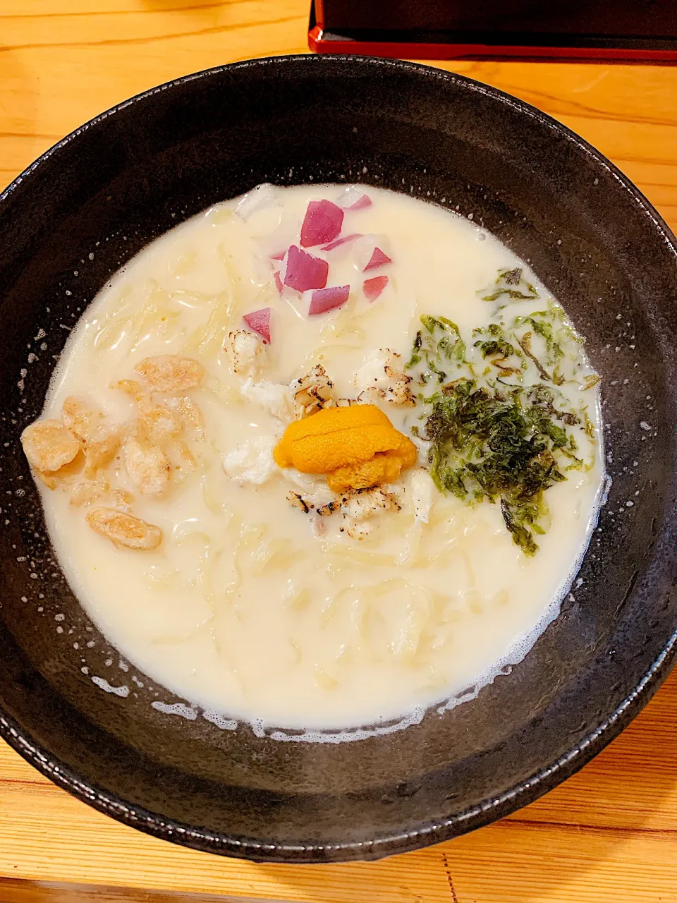 Snapdishの料理写真:布施 #鯛ラーメン銀次、プルっと。#鯛とウニのラーメン|papicoさん