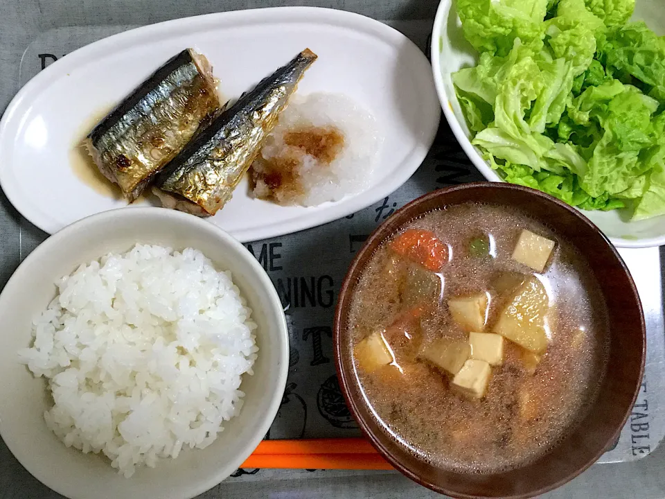 焼き秋刀魚と具沢山味噌汁と白菜の塩漬け！|あんこさん