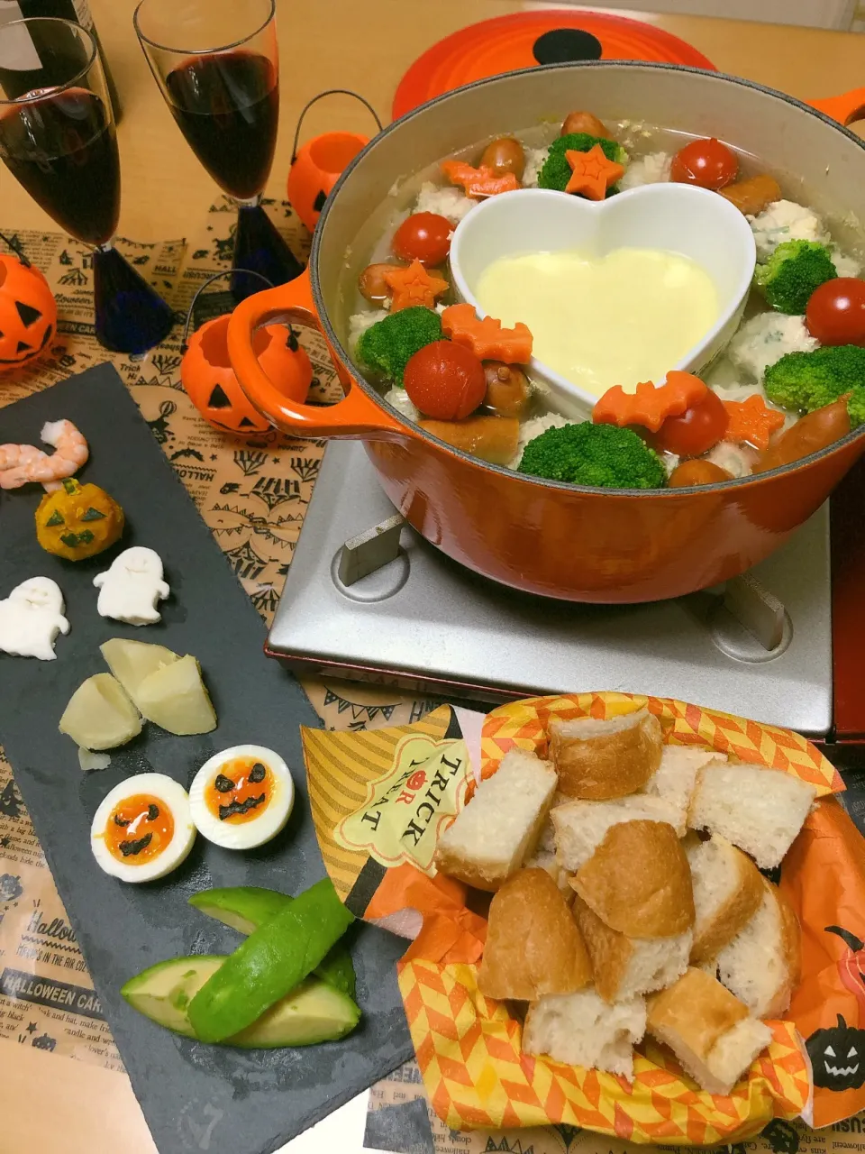 ハロウィンパーティー🎃　チーズフォンデュ鍋🧀|sana.ayaさん