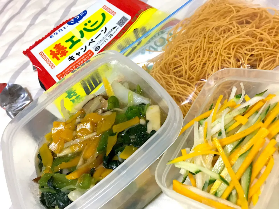 Snapdishの料理写真:長崎皿うどんで、あんかけラーメン弁当|4jemさん