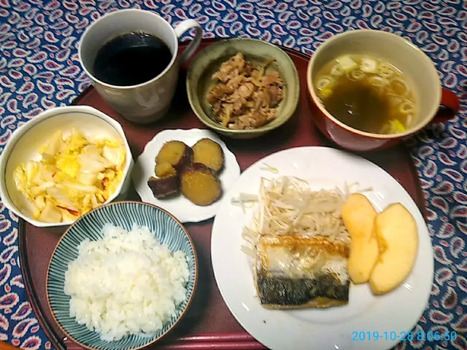 よねばーばの朝ごはん
焼き鯖ともやし。りんご添え
葱ととろろ昆布の味噌汁
豚肉と牛蒡のきんぴら
白菜の浅漬け
さつま芋の甘辛煮
ご飯、コーヒー|yoneばーばさん