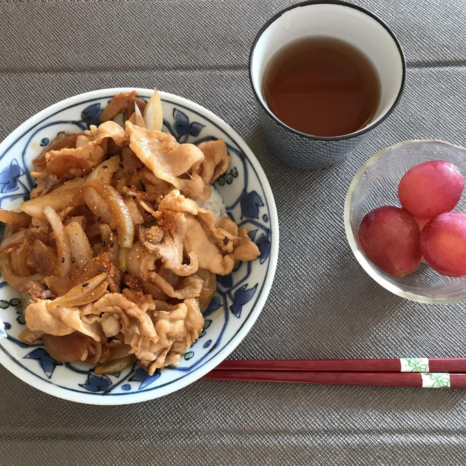 甘辛豚丼( ´罒`*)ﾆｯ✧お昼ごはん|サチャンさん