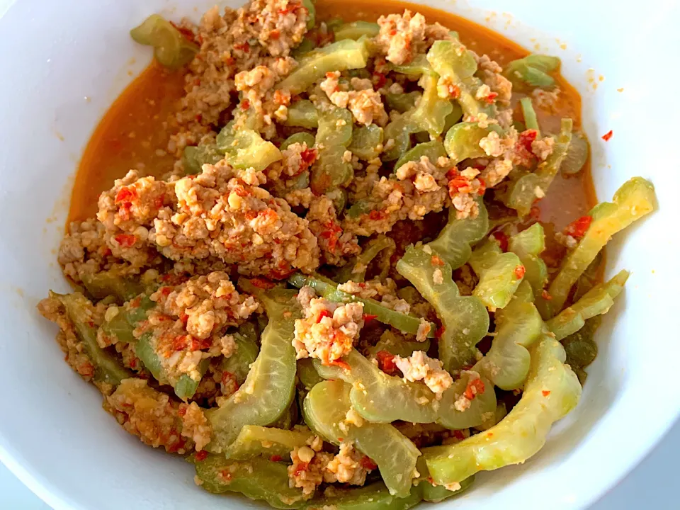 Spicy miso pork with bittergourd|Ong Sor Fernさん