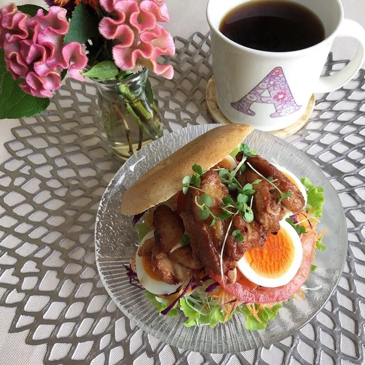 10/28❤︎鶏手羽中醤油揚げ&半熟たまごベーグルサンド❤︎|Makinsさん