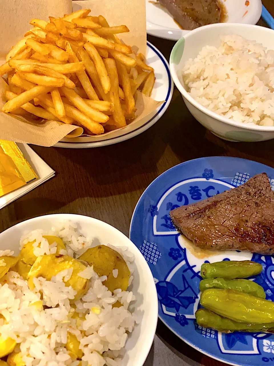 ビーフステーキ　焼き獅子唐　ホースラディッシュソース　栗ご飯　炭酸水|ch＊K*∀o(^^*)♪さん