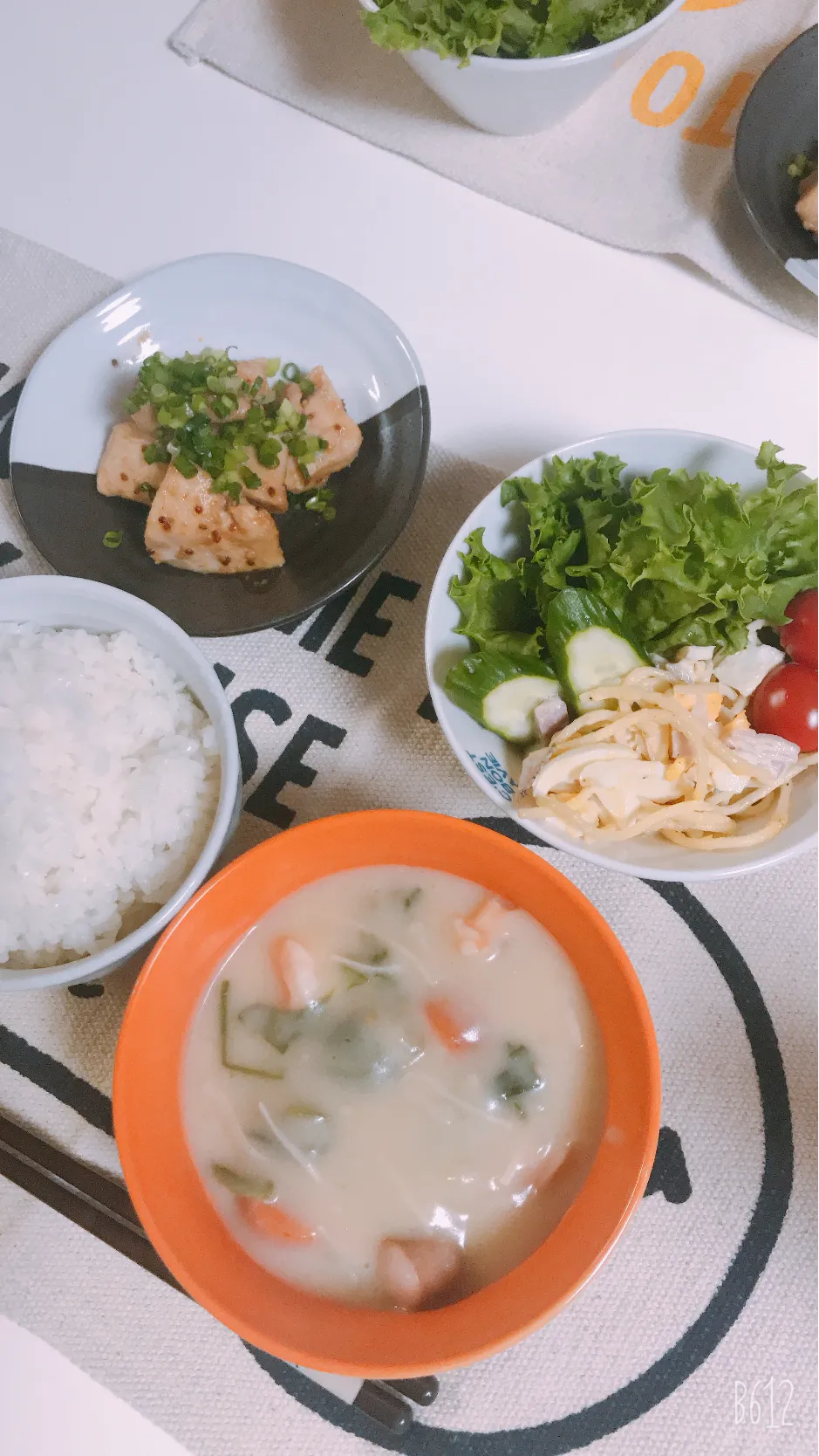 今日の晩御飯🤩寒くなったらシチューだね😋|ゆきさん