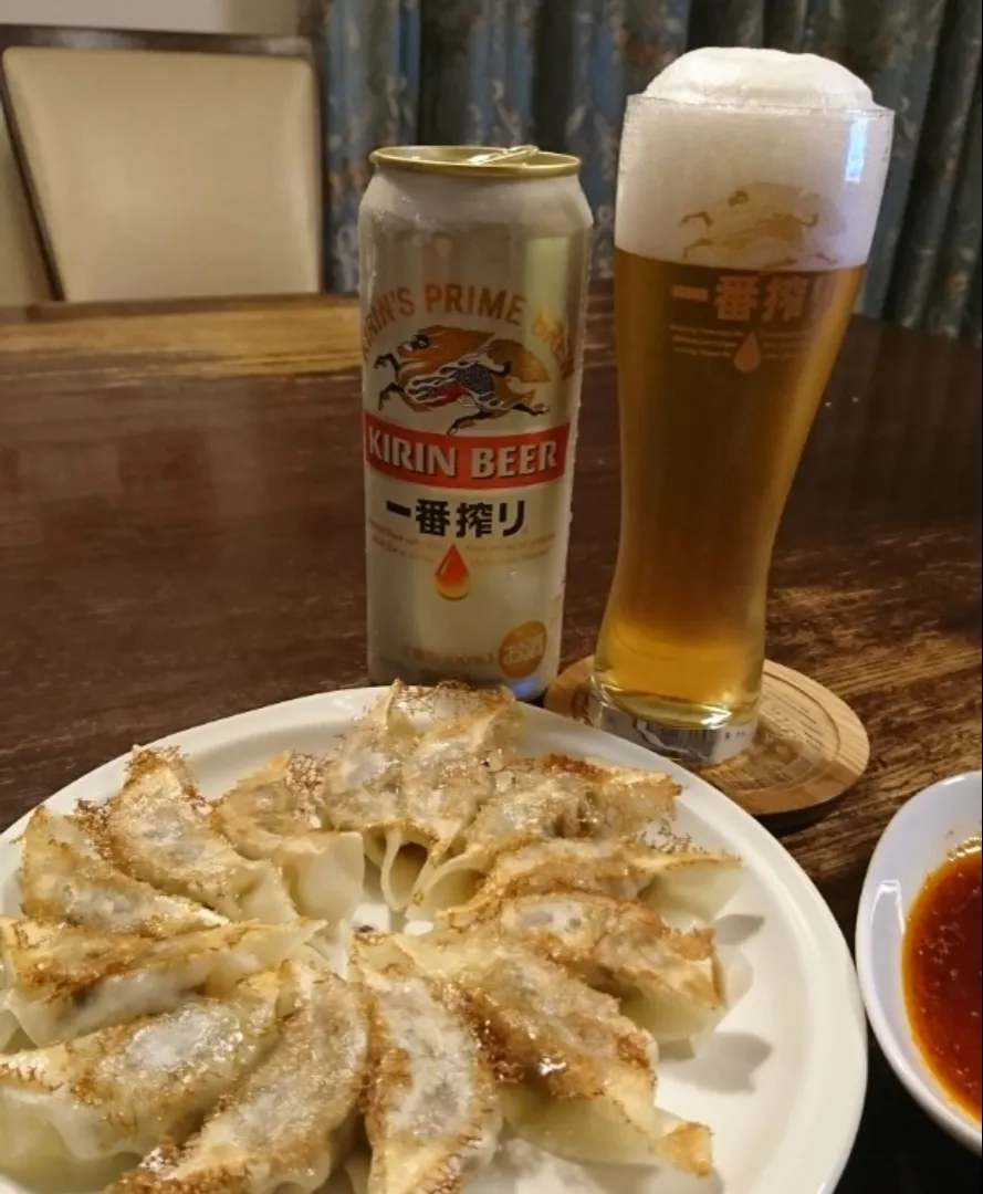 昨日も餃子
今夜も餃子(*^_^*)

やっぱりビールっすね！(^_^)ﾉ|しーPaPaさん