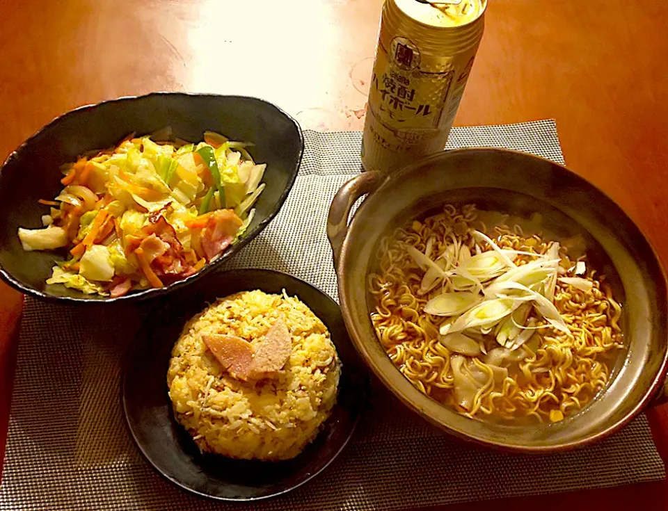 Snapdishの料理写真:Today's Dinner🍴 野菜炒め･ﾚｱたらこ煮としらすの炒飯･ﾜﾝﾀﾝ醤油ﾗｰﾒﾝ|🌈Ami🍻さん