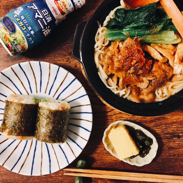 土鍋で何食べる？シリーズ。煮込み肉うどんと俵おにぎり|はるなさん