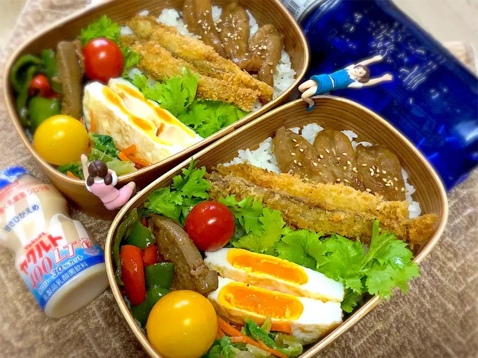 八郎潟産わかさぎフライ&せせりの照り焼き&半月焼き&2色ピーマンとレバーのオイスター炒め&白菜と人参🥕の胡麻和え&わさび菜&プチトマト🍅の夫婦お弁当♪|桃実さん