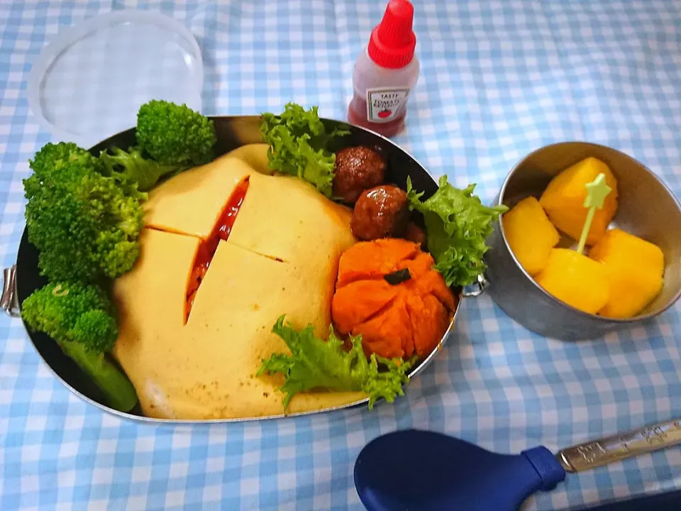 🎃❁⃘*.ﾟオムライス弁当ﾟ*❁.🎃

❀オムライス
✿ミートボール
❀煮かぼちゃ(🎃風に絞り…失敗⤵)
✿ブロッコリー
❀冷凍パイン|クロ母さんさん