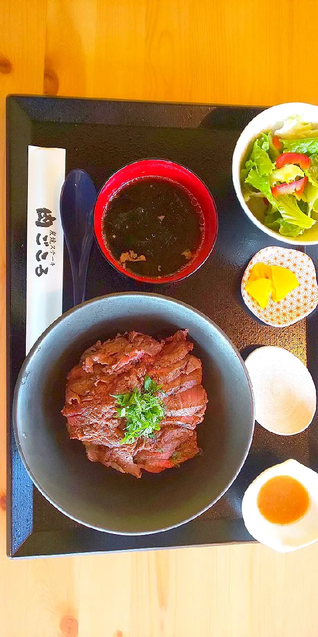 |炭焼ステーキ肉ごころさん