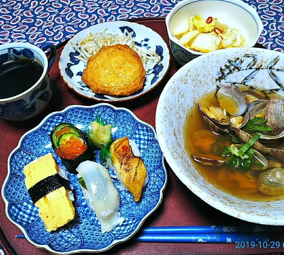 よねばーばの朝ごはん
あさり汁
残り物寿司
白菜の浅漬け
さつま揚げともやし
コーヒー|yoneばーばさん