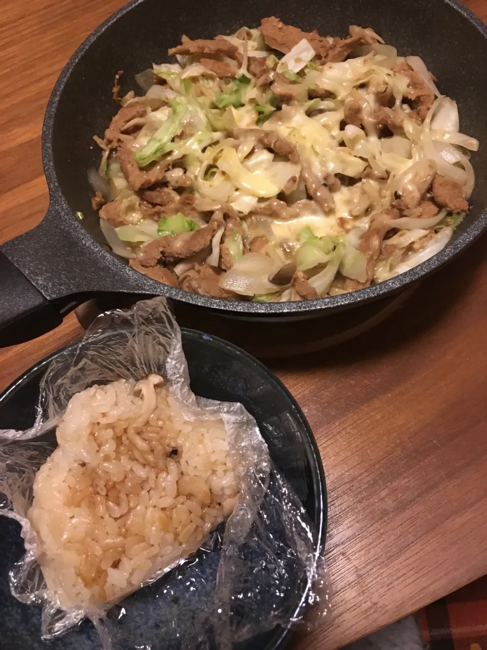 キノコご飯と、大豆のお肉甘辛みそ炒め！|にゃふてんさん