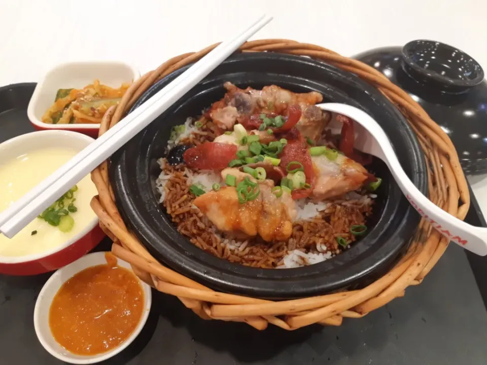 Claypot Chicken|秋平さん