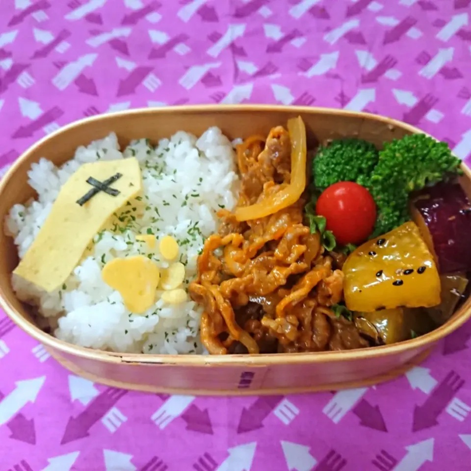 🐂簡単ビーフストロガノフのお弁当🐂

ケチャップ＋ソース＋生クリーム(cookpadレシピでは*°ﾎﾟｰｼｮﾝﾐﾙｸで!♪)|クロ母さんさん