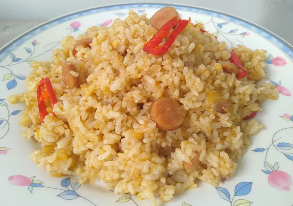 Nasi goreng sosis|Debie Vieさん