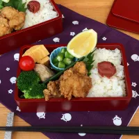 🍱2019年10月30日(水曜日)☀️                            から揚げとレモン、 親芋の煮付け、 ブロッコリー、 丸オクラお浸し、 玉子焼き、 ミニトマト|mutsumi☺︎さん