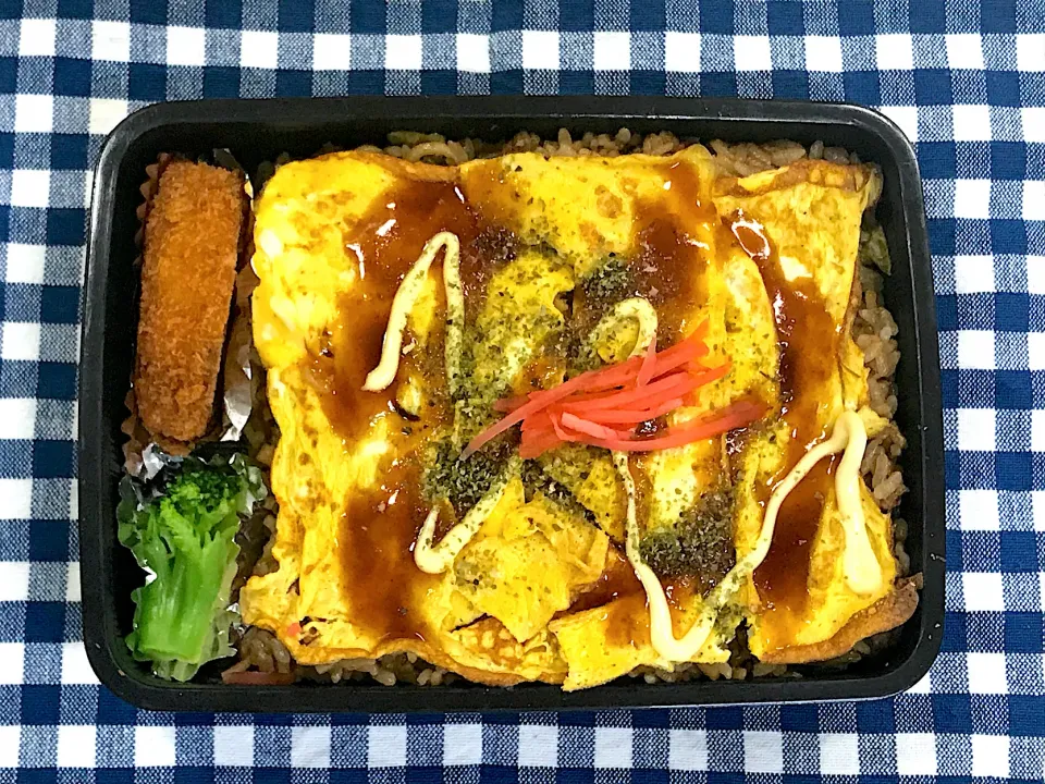 Snapdishの料理写真:オムそばめし弁当|sarada.makiさん