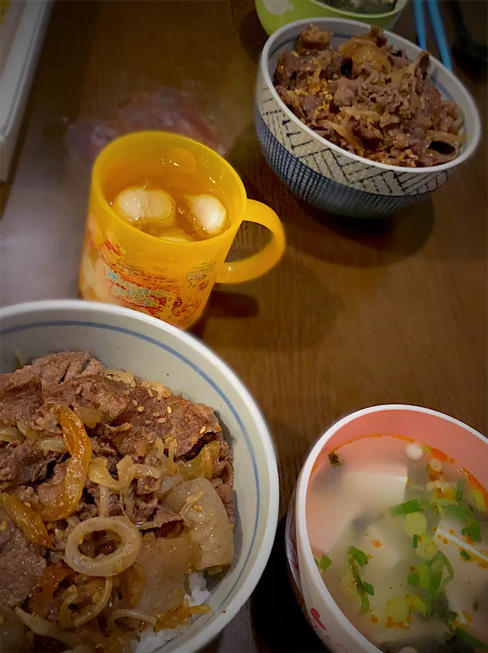 Snapdishの料理写真:牛丼  韓国海苔と葱、豆腐のスープ  ジャスミンティー|ch＊K*∀o(^^*)♪さん