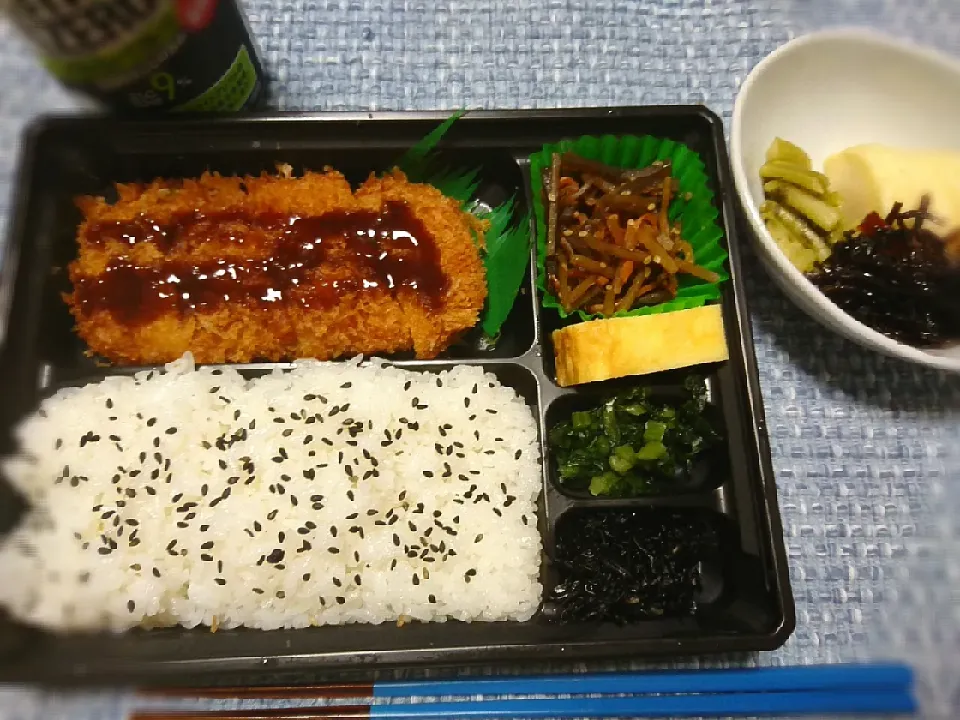 Snapdishの料理写真:★今夜の夕飯★
☆まい泉のヒレカツ弁当
☆柚子胡椒大根
☆きくらげラー油漬け
☆strongzeroｸﾞﾚﾌﾙ|☆Chieco☆さん