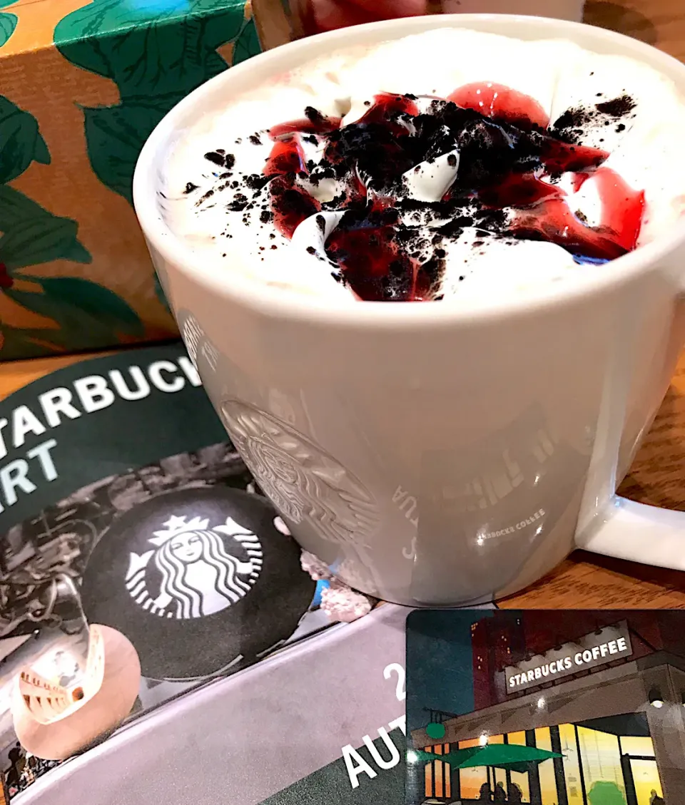 スタバ レッドナイトフラペチーノ|シュトママさん